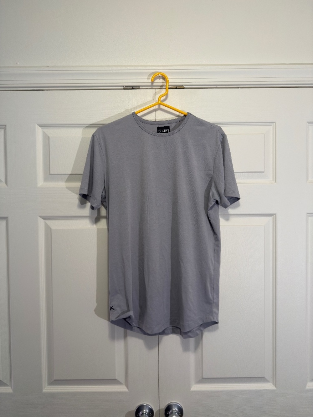 Cuts Clothing AO Curve-Hem Tee